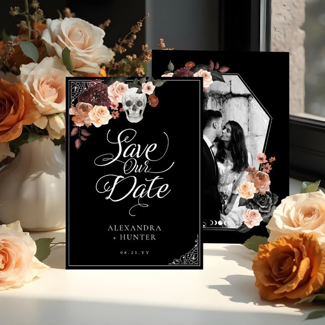 Invitación Gótico de anillo de mano Skeleton Boda otoño Guard (Skeleton Hand Ring Goth Fall Wedding Save the Date Invitation - Front & Back)