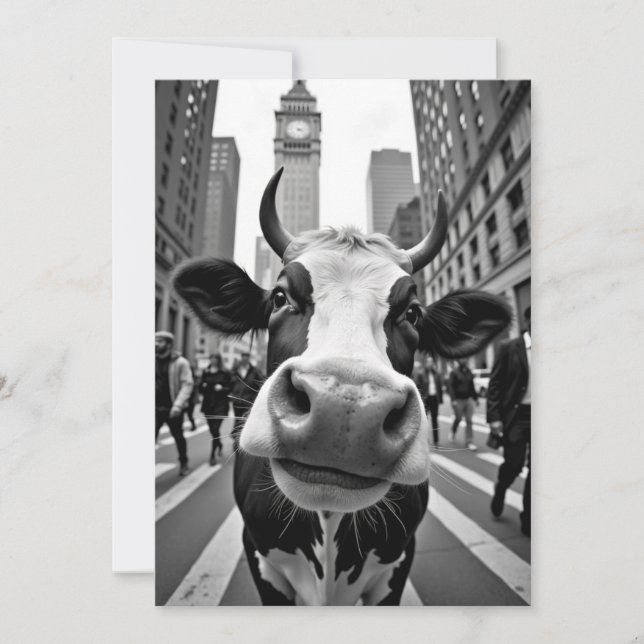 Invitación Gracioso Selfie de vaca en una concurrida calle ur (Anverso)