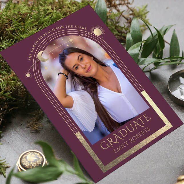 Invitación Graduación Ciruela Oro Sol Luna Estrellas Foto de  (Subido por el creador)