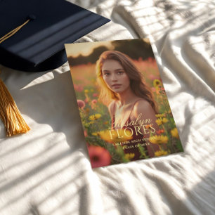 Invitación Graduación clásica de caligrafía amarillo suave