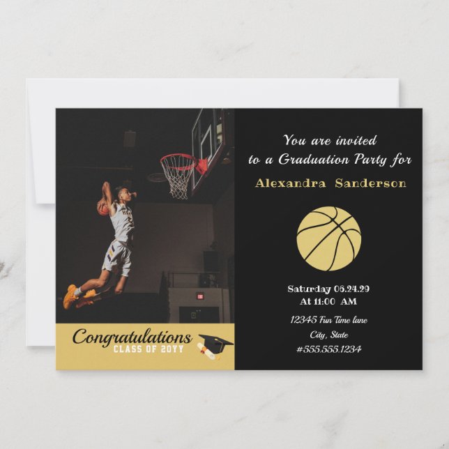 Invitación Graduación de baloncesto blanco y oro negro (Anverso)
