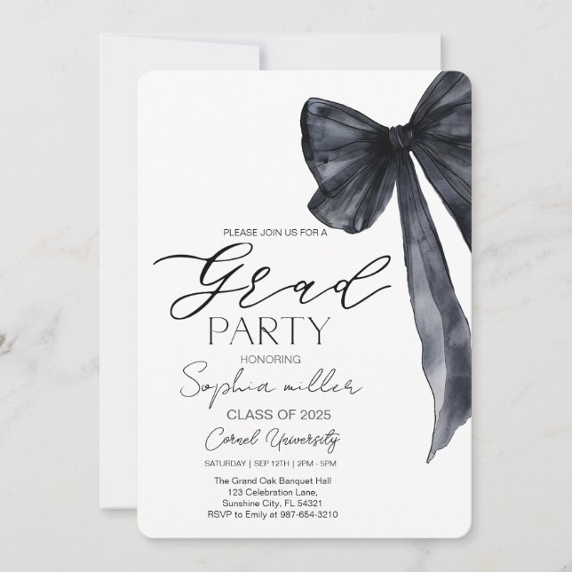 Invitación Graduación de Black Bow, negro y blanco Minimalist (Anverso)