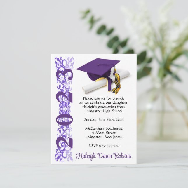 Invitación Graduación de Cap & Diploma, Morado y Oro (Anverso de pie)