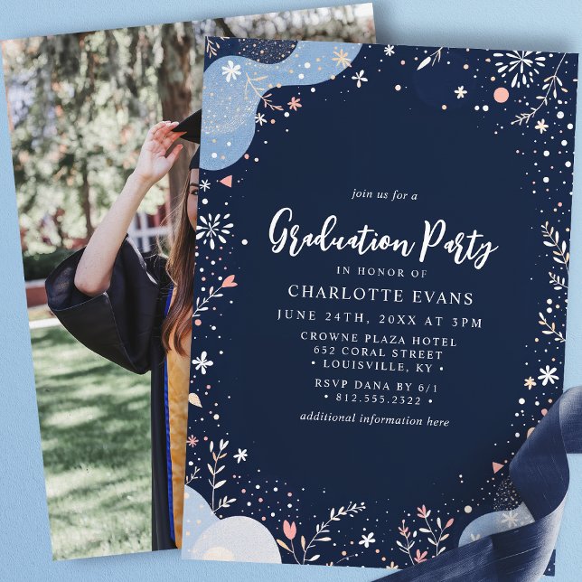 Invitación Graduación de Confetti floral azul marino moderno (Subido por el creador)