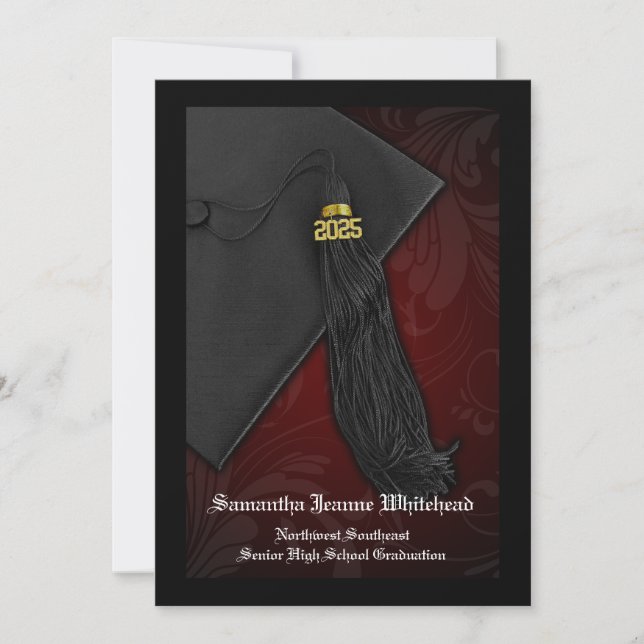 Invitación Graduación de Encanto Maroon Red Tassel 2025 (Anverso)
