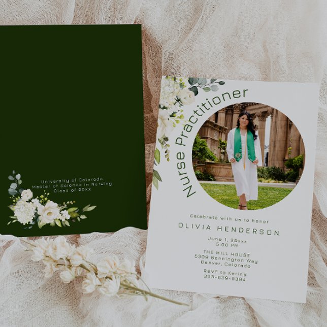 Invitación Graduación de foto de Floral blanca y verde (Subido por el creador)