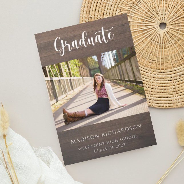Invitación Graduación de foto de grano de madera rústica pres (Subido por el creador)