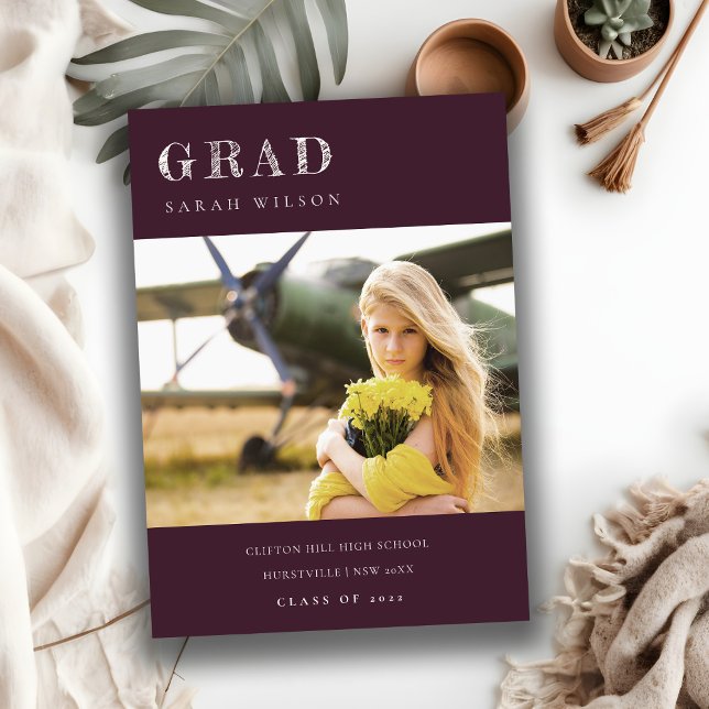 Invitación Graduación de foto mínima limpia en Borgoña (Subido por el creador)