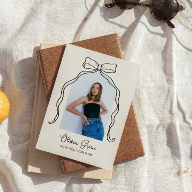 Invitación Graduación de fotografía de arco de cebo dibujado  (Subido por el creador)