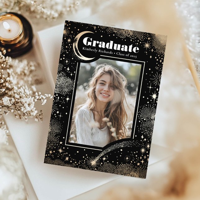 Invitación Graduación de fotografía de la Luna Celestial y la (Celestial Black Graduation Party Photo Invitations)