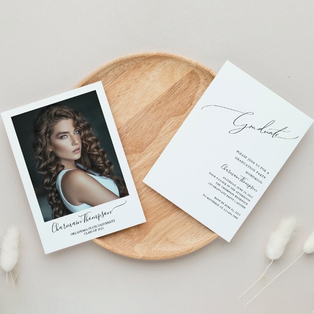 Invitación Graduación de fotos simple de escritura clásica mo (Subido por el creador)
