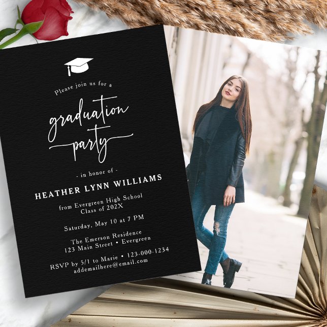 Invitación Graduación de fotos simple y negra (Black Simple Photo Graduation  Party Invitation by Painted Paperie
)