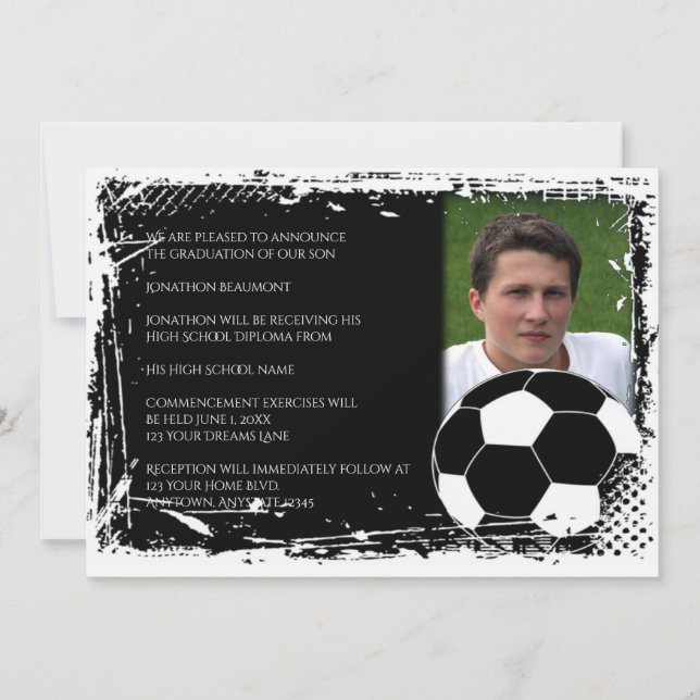 Invitación Graduación de fútbol negro y blanco (Anverso)