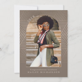 Invitación Graduación de imagen geométrica silenciada de moda