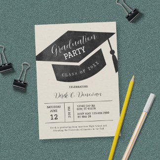 Invitación Graduación de mayúsculas y negrita