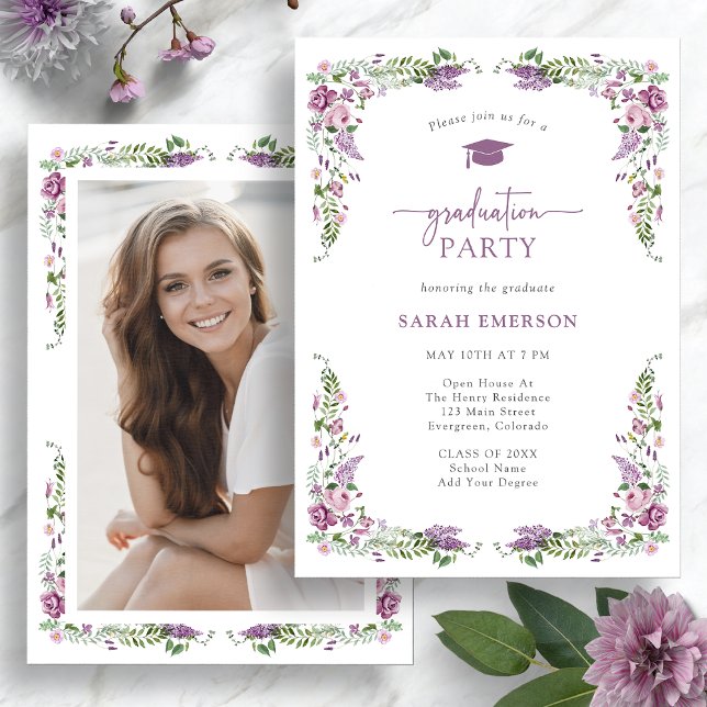 Invitación Graduación de morado floral (Purple Floral Photo Graduation  Party Invitation by Painted Paperie
)