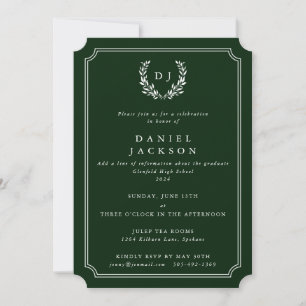 Invitación Graduación de Wreath de monograma verde oscuro