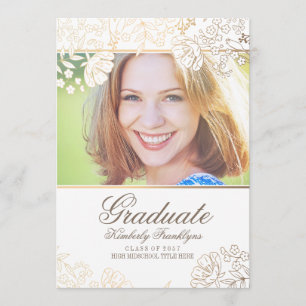 Invitación Graduación dorada y floral blanca