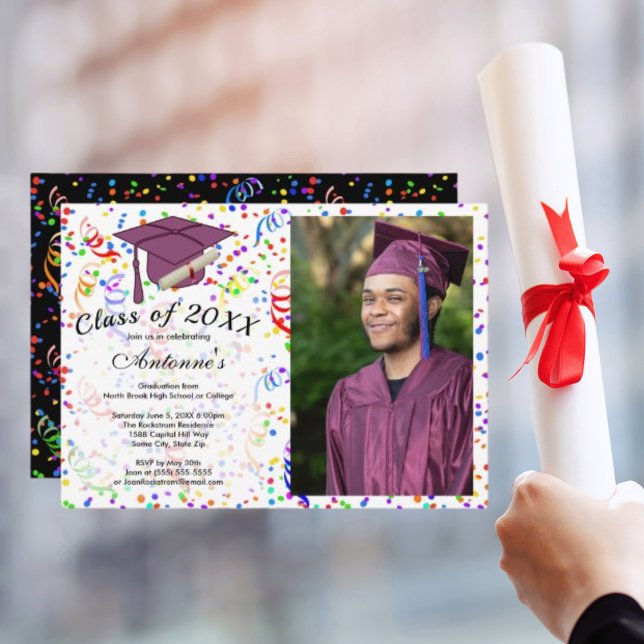 Invitación Graduación fotográfica Grado púrpura Cap Confetti  (Photo Graduation Purple Grad Cap Confetti Party Invitation)