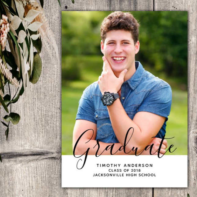 Invitación Graduación fotográfica simple y elegante vertical  (White Simple Elegant Photo Graduation Vertical Announcement)