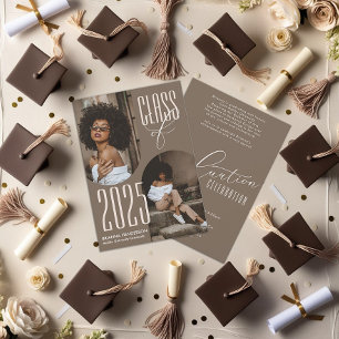 Invitación Graduación Marrón Neutral con Fotos Arqueadas