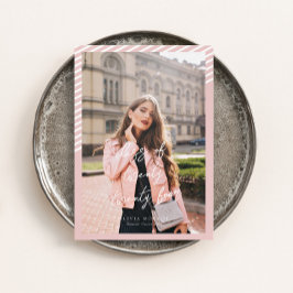 Invitación Graduación Minimalista moderna de rayas rosadas