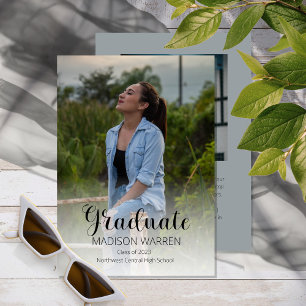 Invitación Graduado de guión clásico de dos graduados de foto