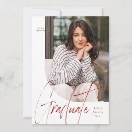 Invitación Graduado de guión moderno rojo una graduación foto