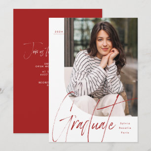 Invitación Graduado de guión moderno rojo una graduación foto