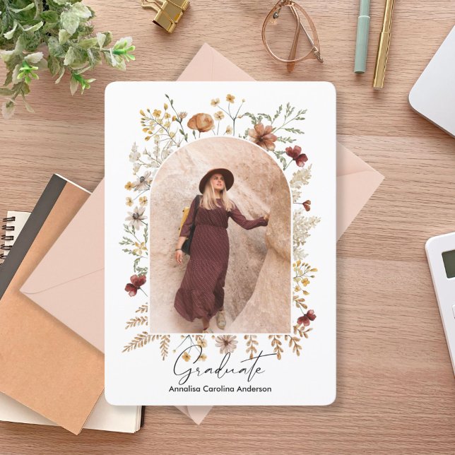 Invitación Graduado del Arco Floral Boho bajo marco (Subido por el creador)
