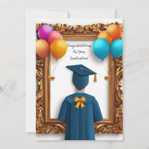 Invitación Graduado en Toga Académica Visto desde Atrás