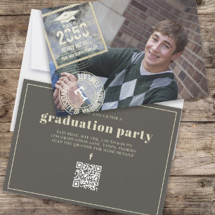 Invitación Graduado Foto Moderno Gold Guay Grad Stamp QR Code