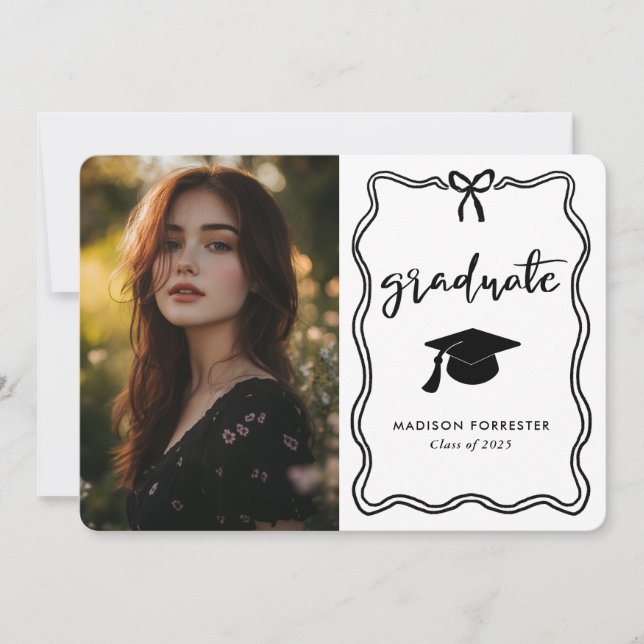 Invitación Graduado moderno Cute Bow Casual Script (Anverso)