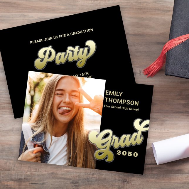 Invitación Graduado Retro Grad Gold Moderno (Graduation Gold "grad" Retro typography script modern black and gold.)