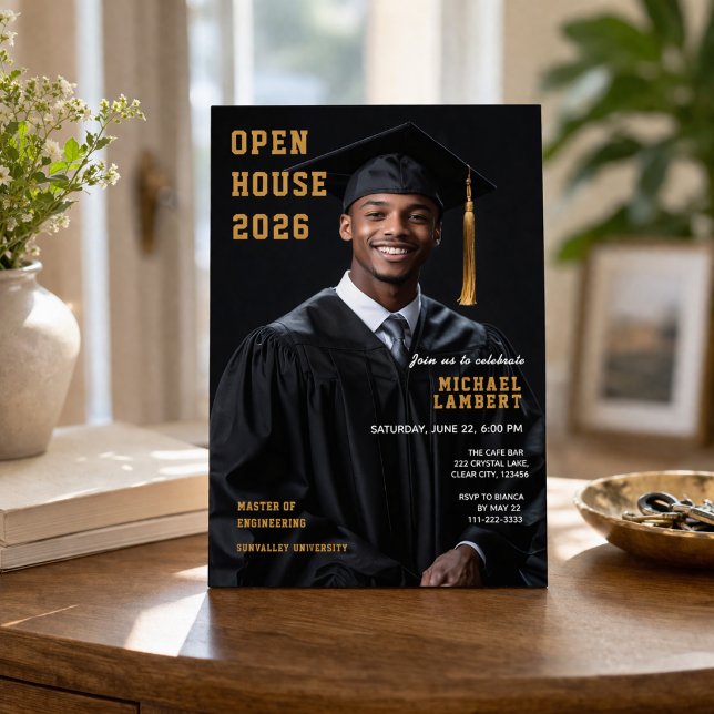 Invitación Graduation Open House Photo Invite 2026 (Open house graduation invitation with photo in modern black and gold design)