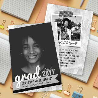 Invitación Grandes garabatos de graduación de papel de plata