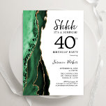 Invitación Green Agate Gold White Surprise 40 cumpleaños<br><div class="desc">La ágata verde, blanca y dorada sorprende la invitación de cumpleaños número 40. Elegante diseño moderno con color de agua verde esmeralda con fondo geodésico de mármol, oro falso purpurina y letra de escritura tipográfica. La carta de invitación de moda es perfecta para una elegante celebración del cumpleaños de las...</div>