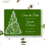 Invitación Green Christmas Tree Winter Wedding Save the Date<br><div class="desc">Fijar un tono festivo para sus próximos nupcias de diciembre con la elegante Boda de Invierno del Árbol de Navidad Verde Guardar el Anuncio de Fecha. Esta elegante ceremonia de matrimonio en invierno y la recepción mantienen la tarjeta de fecha con un intrincado diseño de árbol de navidad blanco sobre...</div>