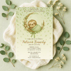 Invitación Green Cosy Sloth Woodland Baby Shower