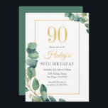 Invitación Greenery Wreath Moda Gold & Sage 90TH Birthday<br><div class="desc">Celebre con estilo con nuestra invitación a la Moda Gold & Sage Birthday, que presenta un impresionante diseño de flores verdes. Esta elegante invitación combina a la perfección suaves tonalidades de sabio con lujosos acentos dorados, creando un sofisticado y acogedor look perfecto para cualquier celebración de cumpleaños. El elemento central...</div>