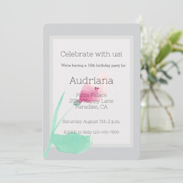 Invitación Gris de flores rosadas bonito 16º cumpleaños (Anverso de pie)
