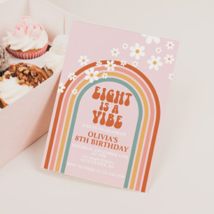 Invitación Groovy EIGHT es un cumpleaños número 8 de vibra ma