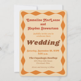 Invitación Groovy Naranja y Brown Wavy Border Boda