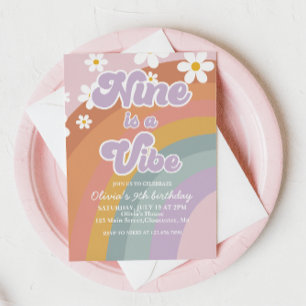 Invitación Groovy Nine es una vibra Cumpleaños Retro Arcoíris