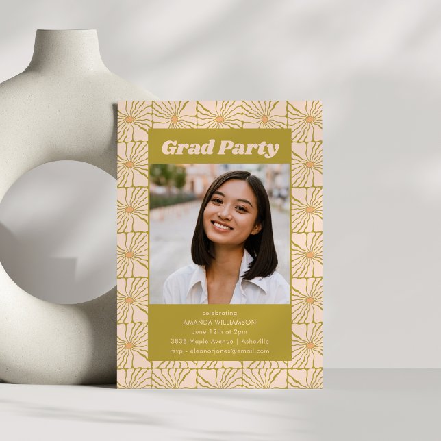 Invitación Groovy Retro Chartreuse Foto del Fiesta de posgrad (Subido por el creador)