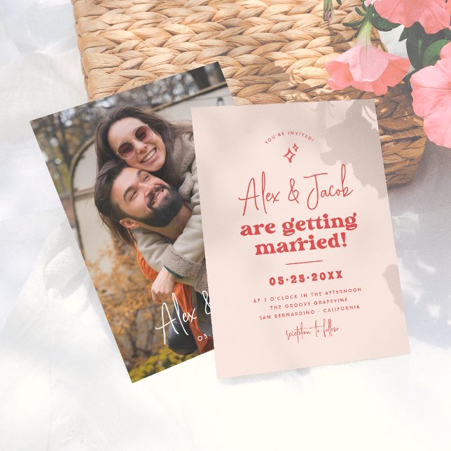 Invitación Groovy Sparkle Retro Boda de fotografía rosa y roj (Subido por el creador)
