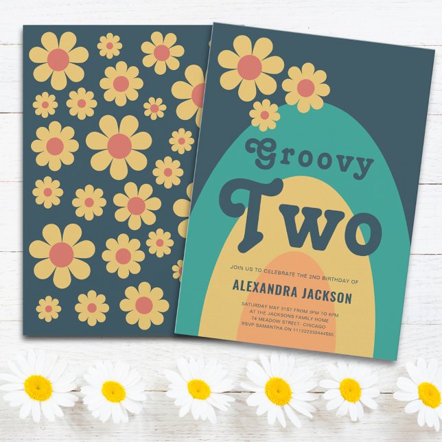 Invitación Groovy Two Retro Daisy Birthday Party (Groovy two retro boho 2nd birthday party invitation with hippie daisy arch)