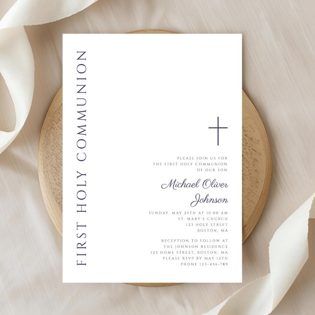 Invitación Guión azul de la marina moderna Primera comunión s (Modern Navy Blue Script First Holy Communion Invitation)