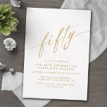 Invitación Guión blanco y dorado | Delicado 50 cumpleaños de<br><div class="desc">Invitaciones formales de 50 años con "cincuenta" textos en un guión de caligrafía. Tipo de letra falso dorado en un fondo blanco crujiente. NOTA: El efecto oro se replica mediante un gráfico de alta calidad. El artículo se imprimirá mate.</div>