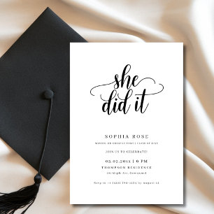 Invitación Guión blanco y negro que ella hizo para graduarse 